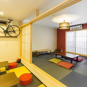2* Pensión Fujitaya